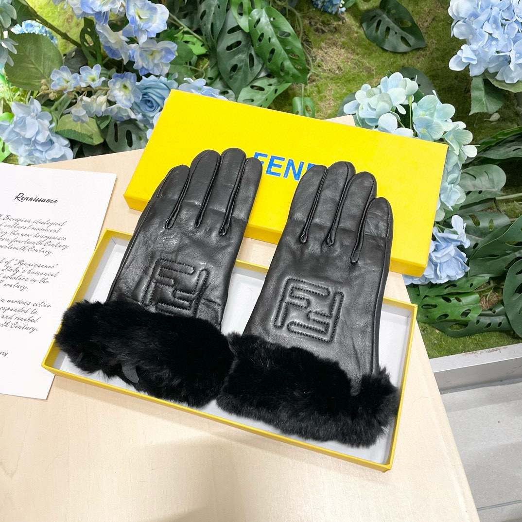 Comparison of 2024 Fendy Fendi Wet Rabbit Hair Gloves with Market Lamb-Skin Latte. - 图片 5