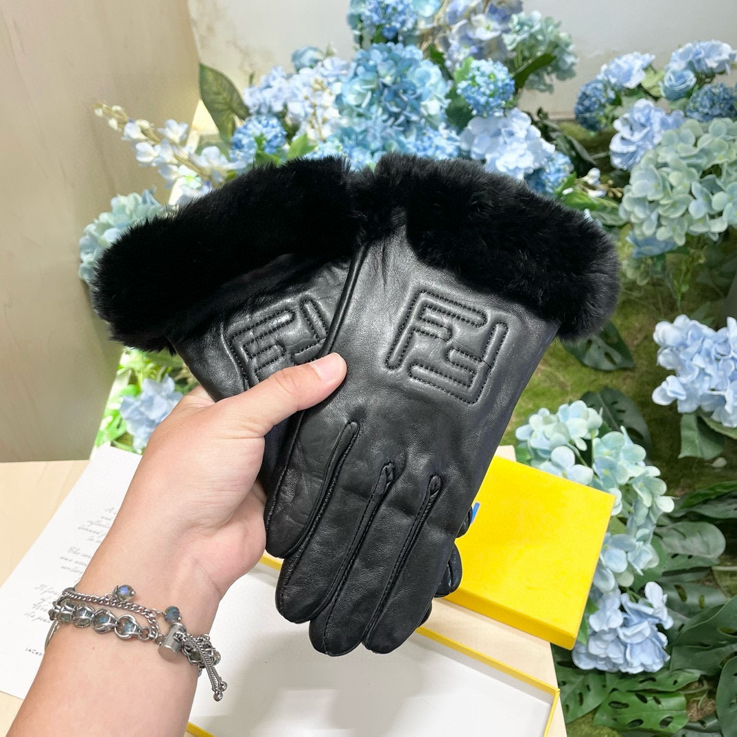 Comparison of 2024 Fendy Fendi Wet Rabbit Hair Gloves with Market Lamb-Skin Latte. - 图片 8