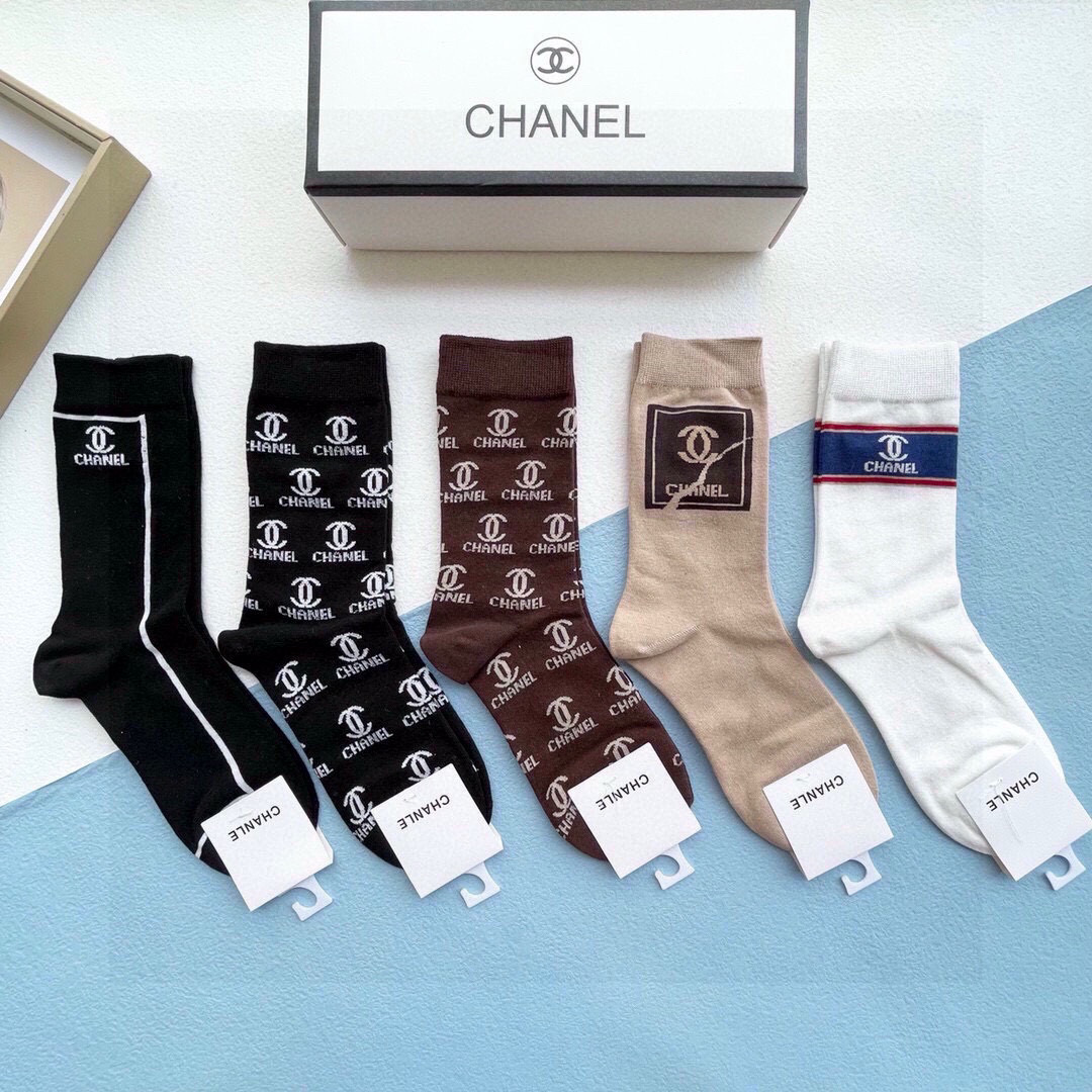 NO:296529,Packaging [one box and five pairs] Chanel Chanel is a hot high-end version of high-end socks ~ It is easy to see the explosion. A must-have counter purchasing quality for big European and American brands of high-end socks. Socks, which are super high-end and fashionable. Ahhhhh~~ Recommended and recommended~~ Must-in-one fashionable items!  !  socks, stockings, chanel, chanel, socks19860909配包装【一盒五双】Chanel 香奈儿 爆款高筒袜高版本 ～好看到爆炸 欧美大牌高筒袜潮人必不能少的专柜代购品质 袜子 ,搭配起来超高逼格 时髦度爆表啊啊啊啊～～推荐推荐推荐～～必入时髦小单品！！袜子丝袜,袜子,chanel,chanel,socks,accessory