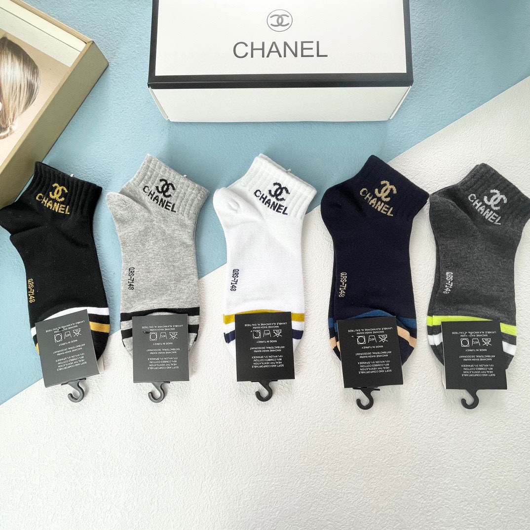 NO:296535,Packaging [one box and five pairs] Chanel Chanel hot-selling socks and socks high-version ~ It’s easy to see the explosion. The counter purchasing quality that European and American big-name mid-selling trendy people must be missing. Socks, which are super high-end and fashionable. Ahhhhh~~ Recommended and recommended~~ Must-in-one fashionable items!  !  socks, stockings, chanel, chanel, socks19860909配包装【一盒五双】Chanel 香奈儿 爆款卡船袜短袜筒袜高版本 ～好看到爆炸 欧美大牌中筒袜潮人必不能少的专柜代购品质 袜子 ,搭配起来超高逼格 时髦度爆表啊啊啊啊～～推荐推荐推荐～～必入时髦小单品！！袜子丝袜,袜子,chanel,chanel,socks,accessory