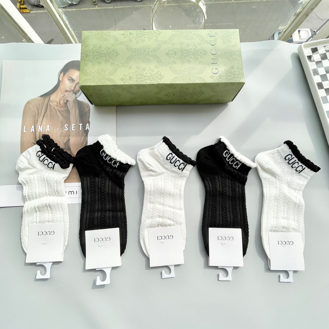 NO:298013,Packaging [one box and five pairs] Gucci Gucci It is a must-have counter purchasing quality that European and American big brand short socks are popular for trendy people. Short socks are super high-quality and fashionable. Ahhhhh~~ Recommended and recommended~~ Must-in-one fashionable items!  !  !  socks, stockings, socks, gucci, socks19860909配包装【一盒五双】Gucci 古奇 好看到爆炸欧美大牌短筒袜潮人必不能少的专柜代购品质 短筒袜子 ,搭配起来超高逼格 时髦度爆表啊啊啊啊～～推荐推荐推荐～～必入时髦小单品！！！袜子,丝袜,袜子,gucci,socks,accessory