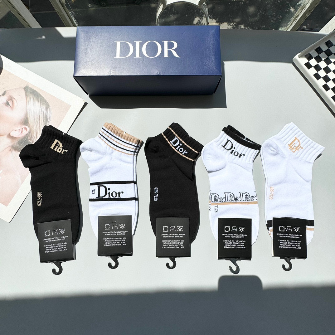  配包装【一盒五双】DIOR 迪奥ins超火爆小单品，Vintage 必备单品 短款🌟潮人必备 爆款，复