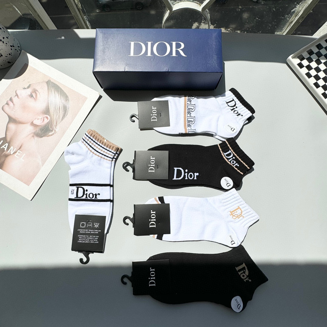  配包装【一盒五双】DIOR 迪奥ins超火爆小单品，Vintage 必备单品 短款🌟潮人必备 爆款，复