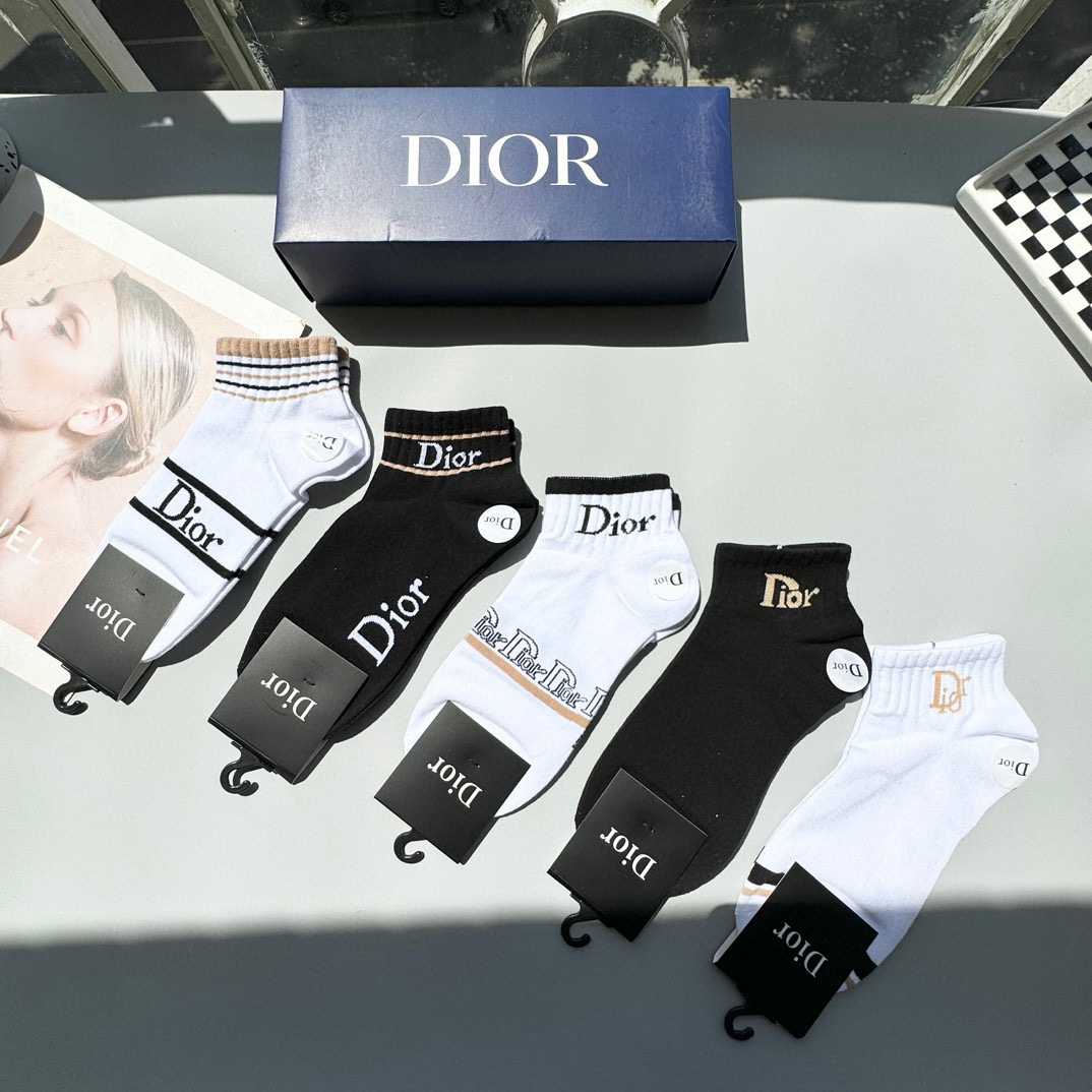  配包装【一盒五双】DIOR 迪奥ins超火爆小单品，Vintage 必备单品 短款🌟潮人必备 爆款，复
