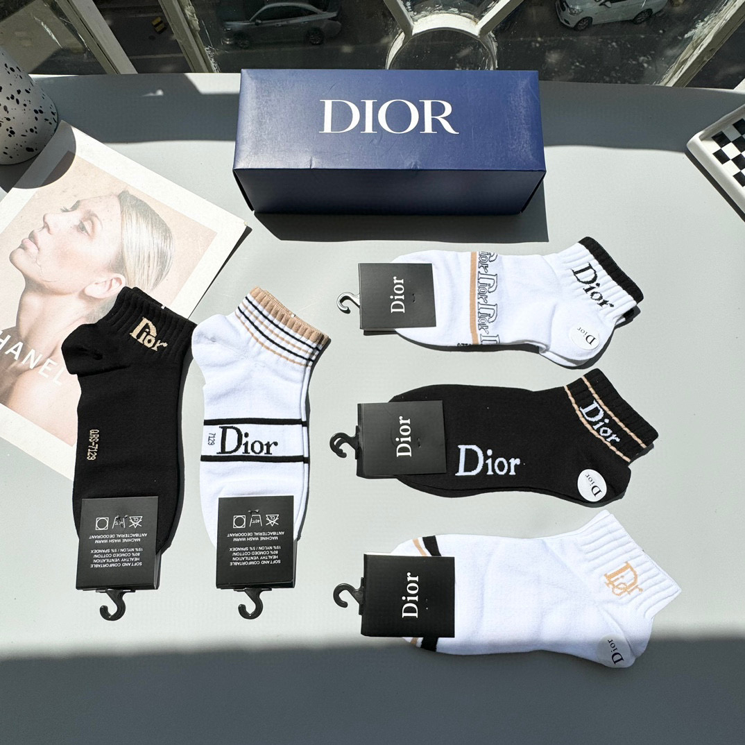  配包装【一盒五双】DIOR 迪奥ins超火爆小单品，Vintage 必备单品 短款🌟潮人必备 爆款，复