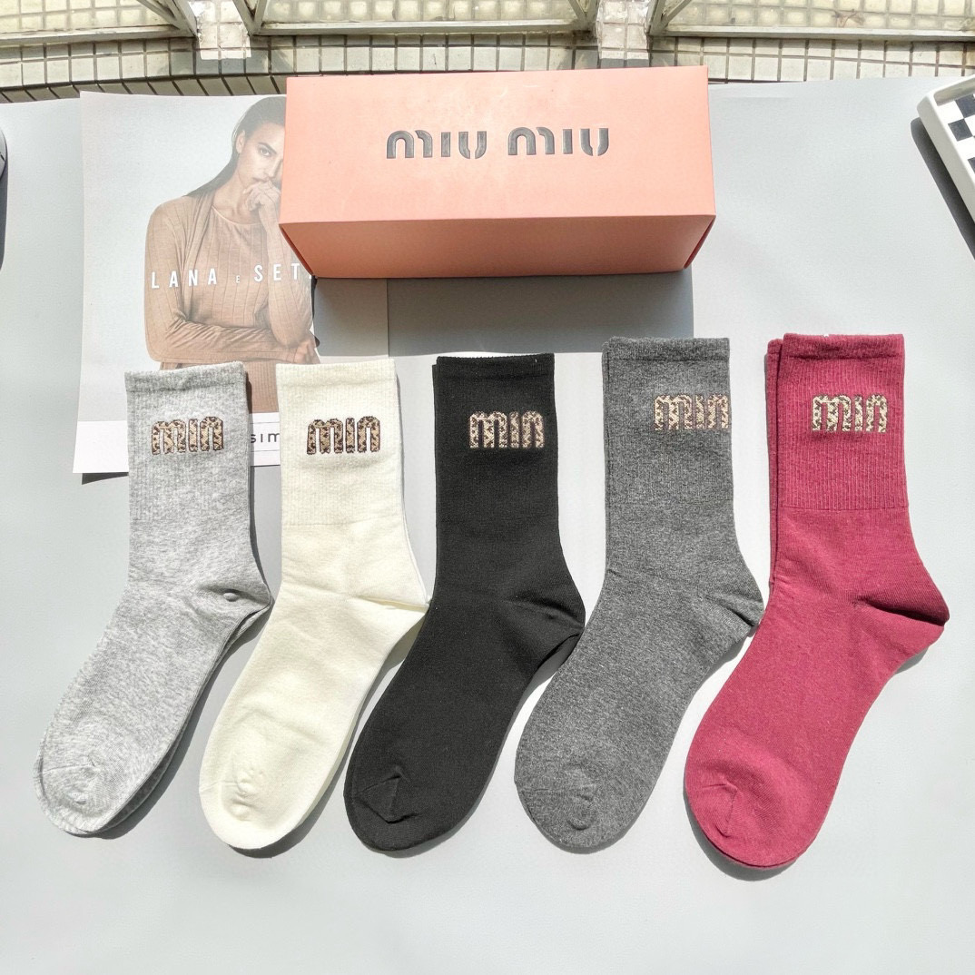   配包装【一盒五双】miumiu · 缪缪❗️高品质🔥超级爆款网红袜子❗️miu家官网同步饰品字母中筒