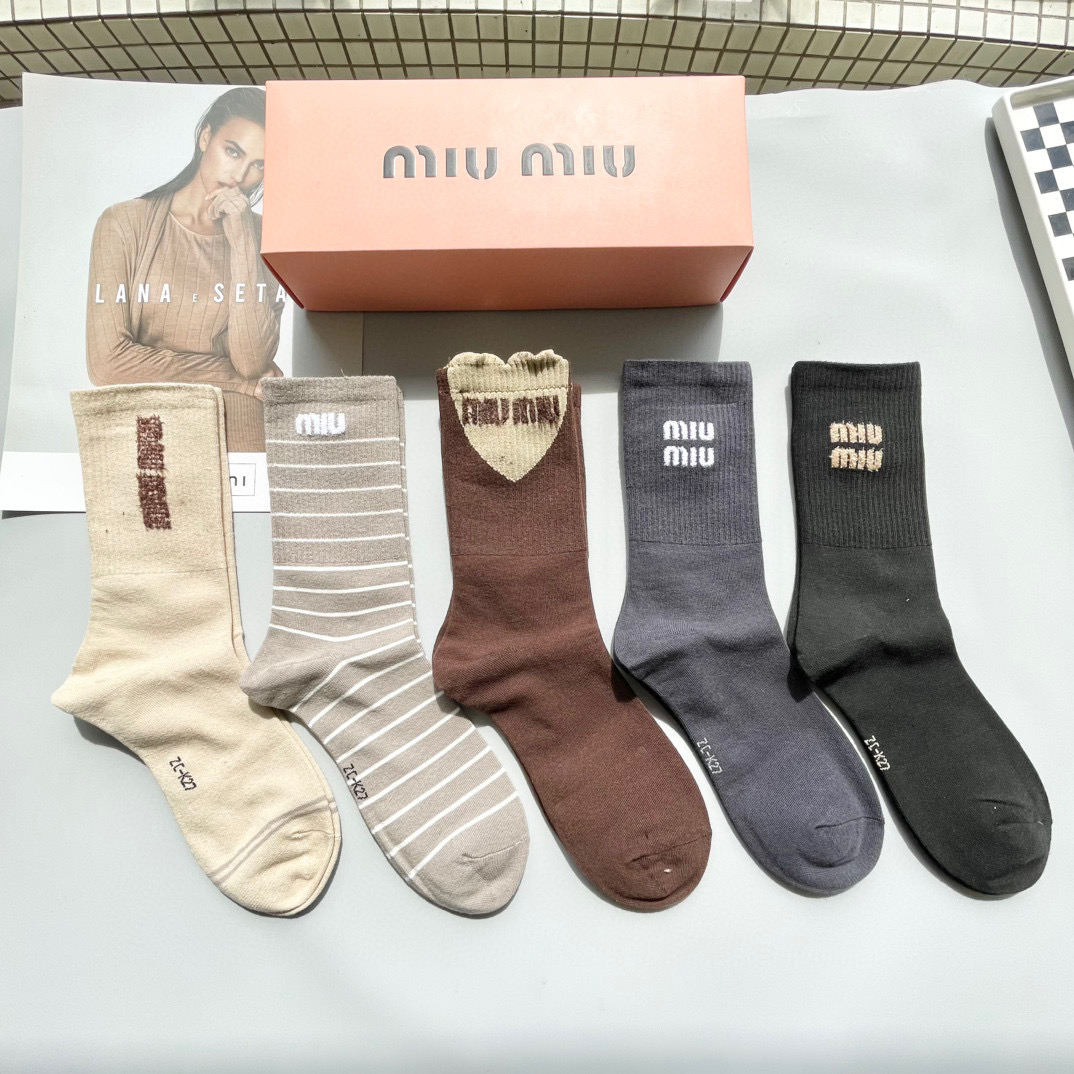   配包装【一盒四双】miumiu · 缪缪❗️高品质🔥超级爆款网红袜子❗️miu家官网同步饰品字母中筒