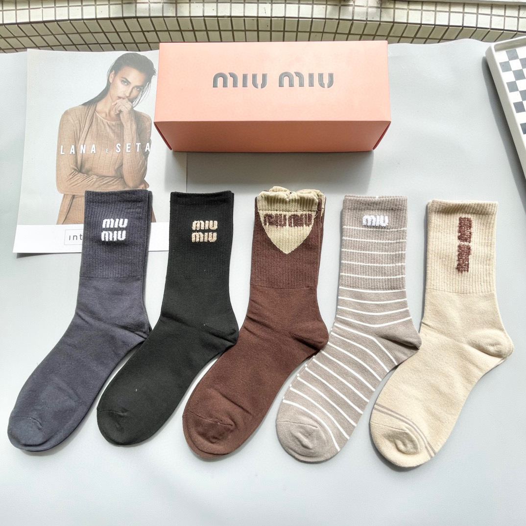   配包装【一盒四双】miumiu · 缪缪❗️高品质🔥超级爆款网红袜子❗️miu家官网同步饰品字母中筒