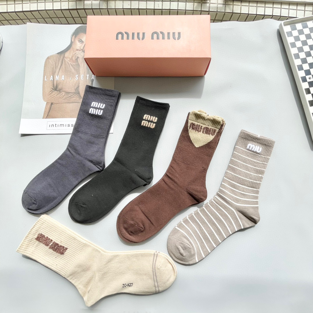   配包装【一盒四双】miumiu · 缪缪❗️高品质🔥超级爆款网红袜子❗️miu家官网同步饰品字母中筒