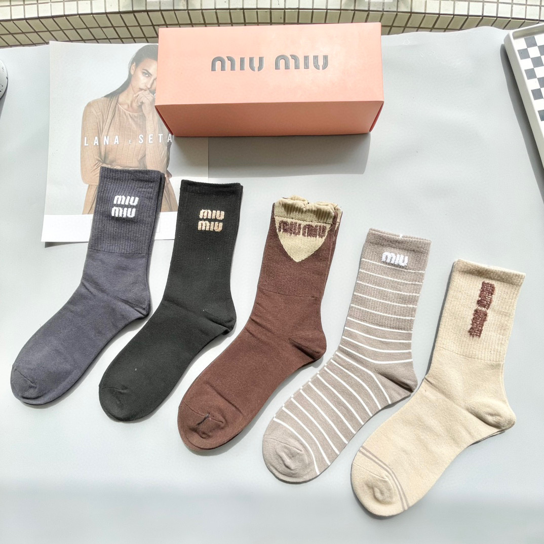  配包装【一盒四双】miumiu · 缪缪❗️高品质🔥超级爆款网红袜子❗️miu家官网同步饰品字母中筒