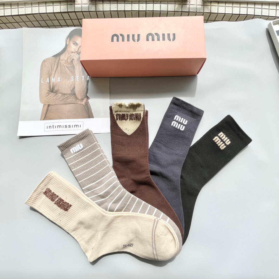   配包装【一盒四双】miumiu · 缪缪❗️高品质🔥超级爆款网红袜子❗️miu家官网同步饰品字母中筒