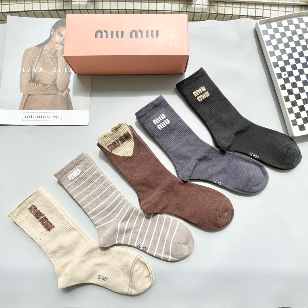   配包装【一盒四双】miumiu · 缪缪❗️高品质🔥超级爆款网红袜子❗️miu家官网同步饰品字母中筒