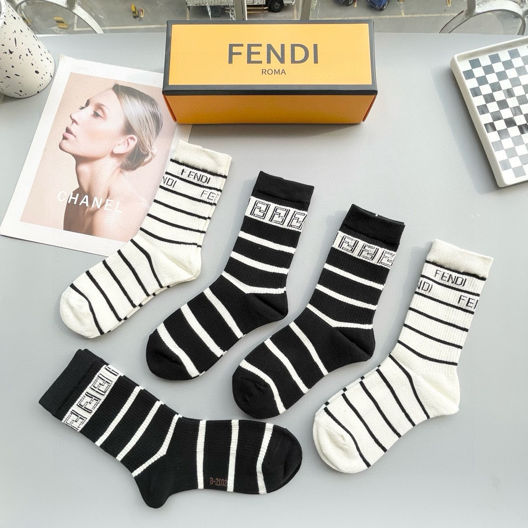  配包装【一盒五双】FENDI · 芬迪❗️大F新品高筒袜子❗️超级经典的双F标志，纯棉材质制造，透气舒