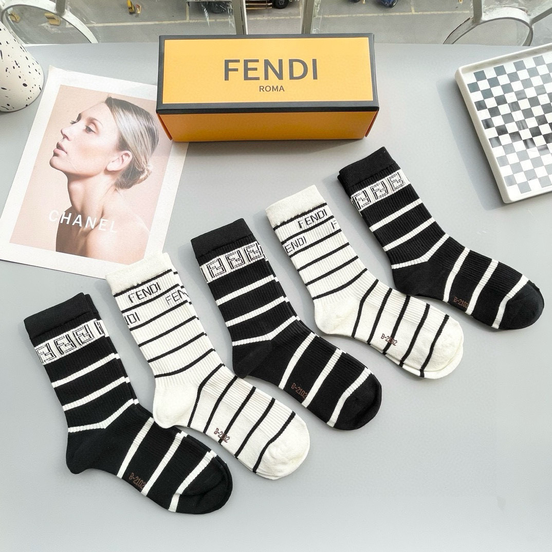  配包装【一盒五双】FENDI · 芬迪❗️大F新品高筒袜子❗️超级经典的双F标志，纯棉材质制造，透气舒