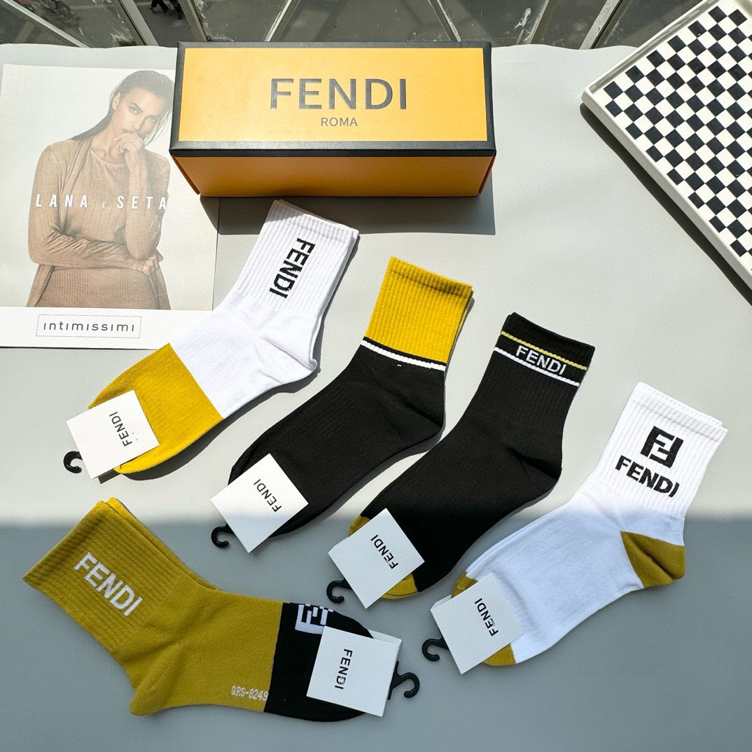  配包装【一盒五双】FENDI · 芬迪❗️大F新品男女款秋冬款中筒袜子❗️超级经典的双F标志，纯棉材质