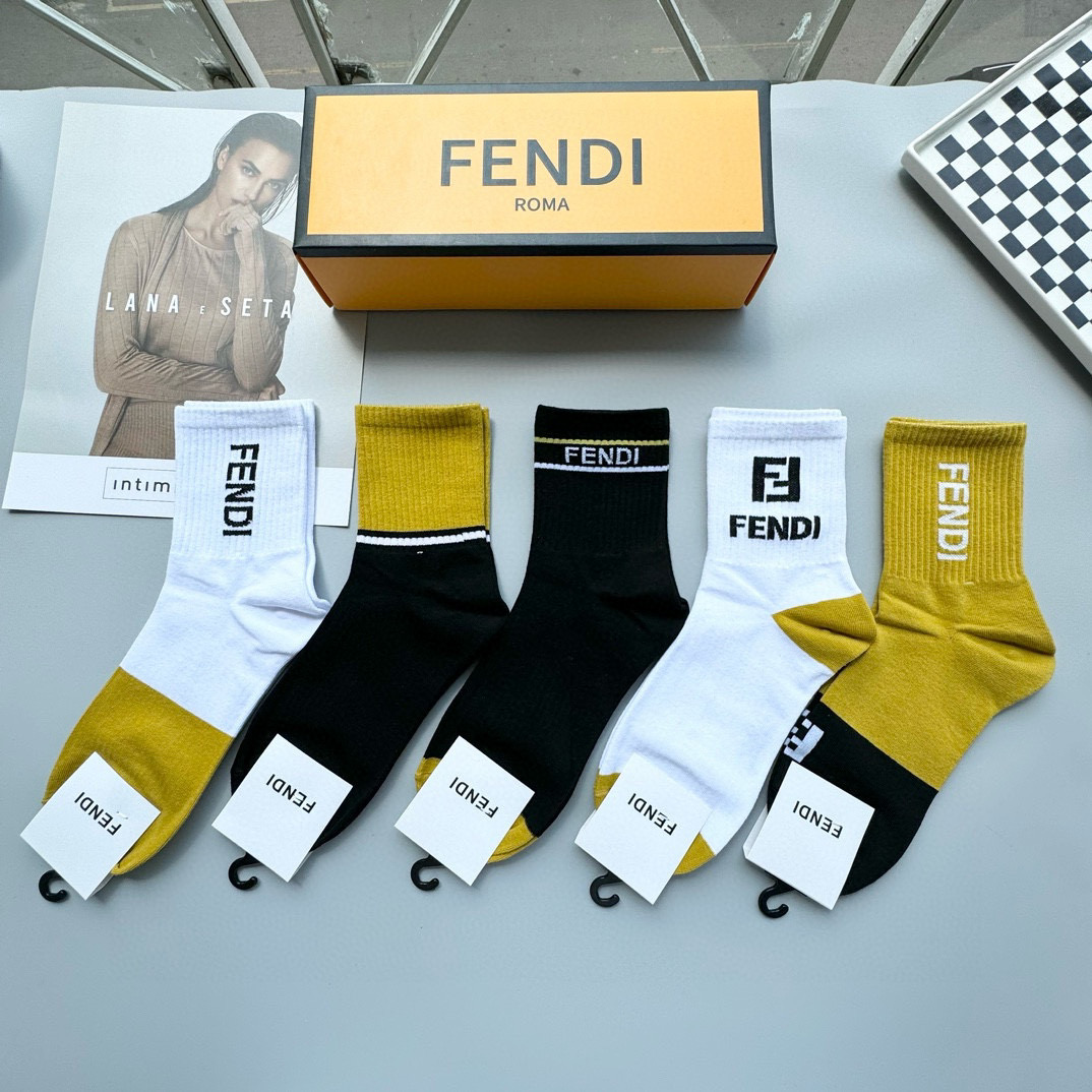  配包装【一盒五双】FENDI · 芬迪❗️大F新品男女款秋冬款中筒袜子❗️超级经典的双F标志，纯棉材质