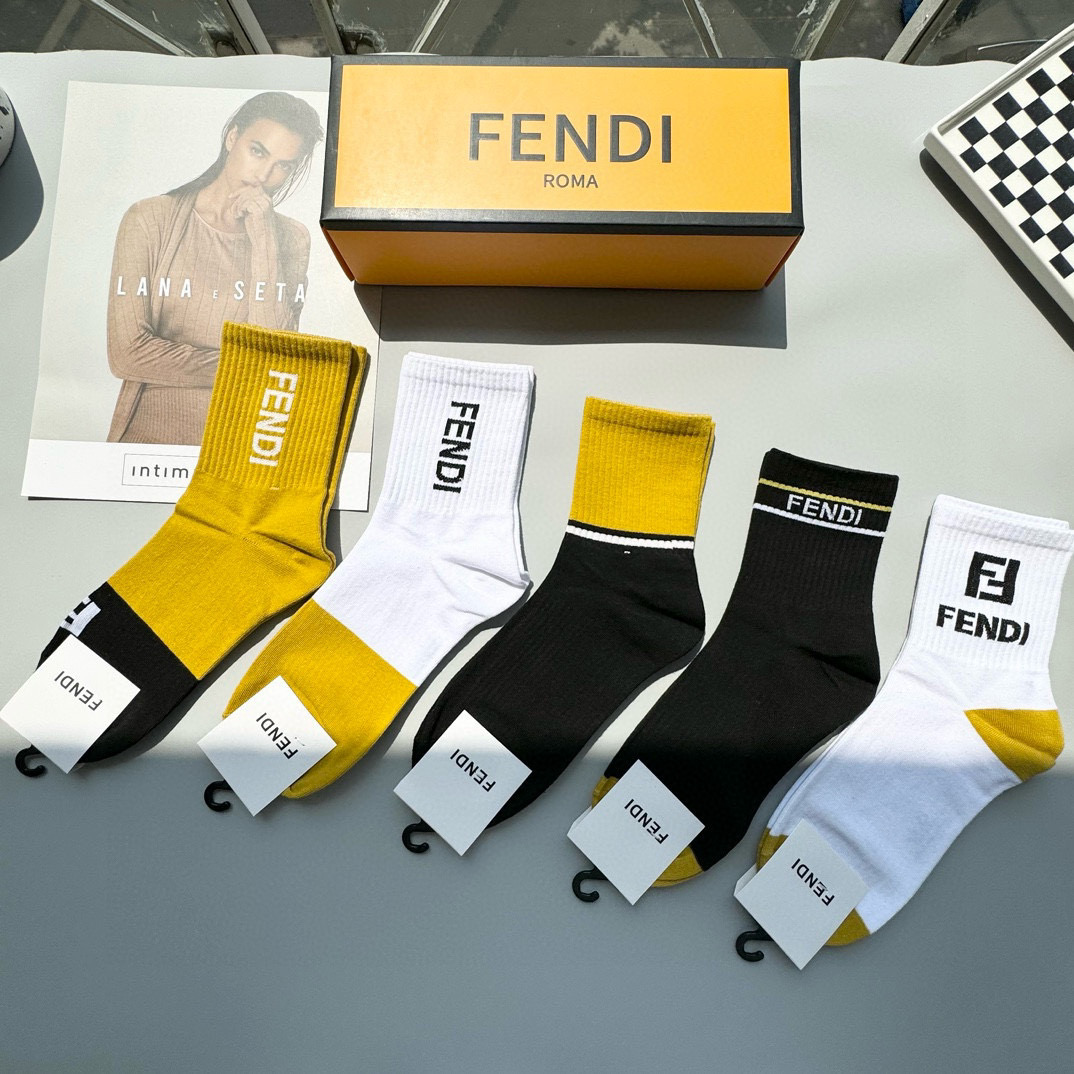  配包装【一盒五双】FENDI · 芬迪❗️大F新品男女款秋冬款中筒袜子❗️超级经典的双F标志，纯棉材质