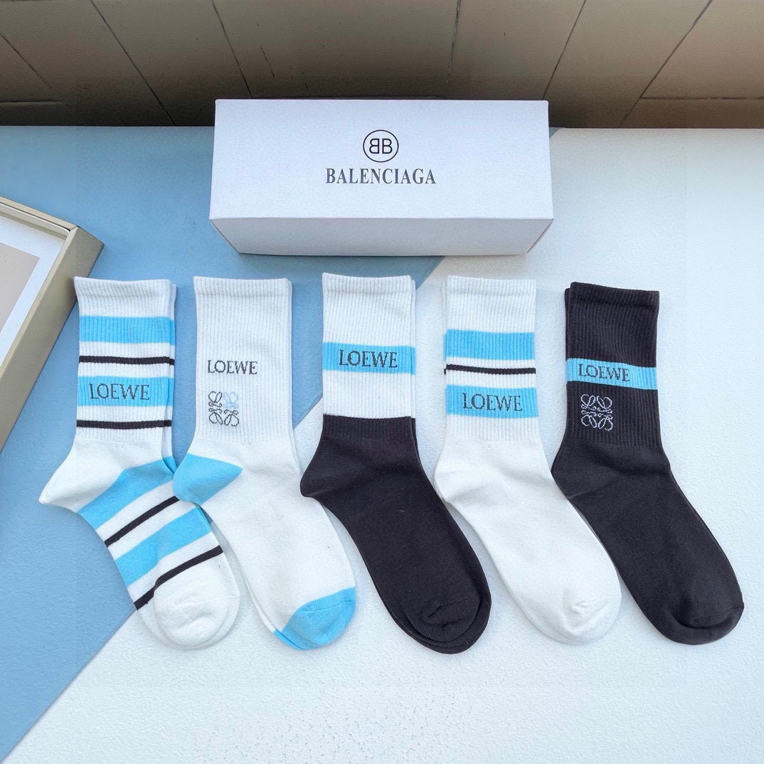  配包装【一盒五双 】🆕LOEWE · 罗意威❗️新品男女短款袜子❗️袜身经典标志搭配极简素色，纯棉材质