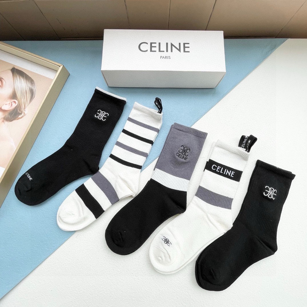  配包装【一盒五双】CELINE · 赛琳❗️高品质🔥超级爆款网红袜子❗️ce家官网同步刺绣字母中筒袜，