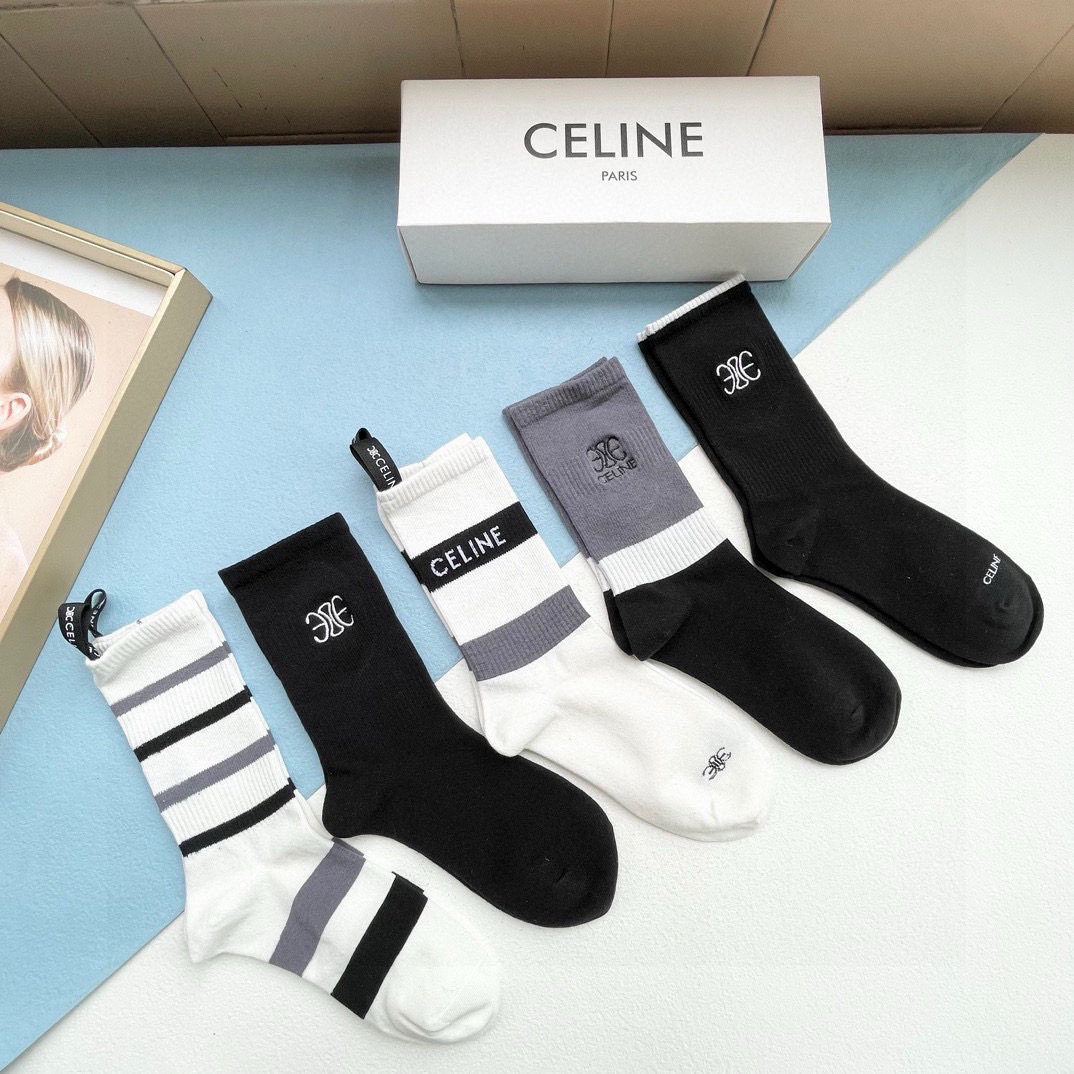  配包装【一盒五双】CELINE · 赛琳❗️高品质🔥超级爆款网红袜子❗️ce家官网同步刺绣字母中筒袜，