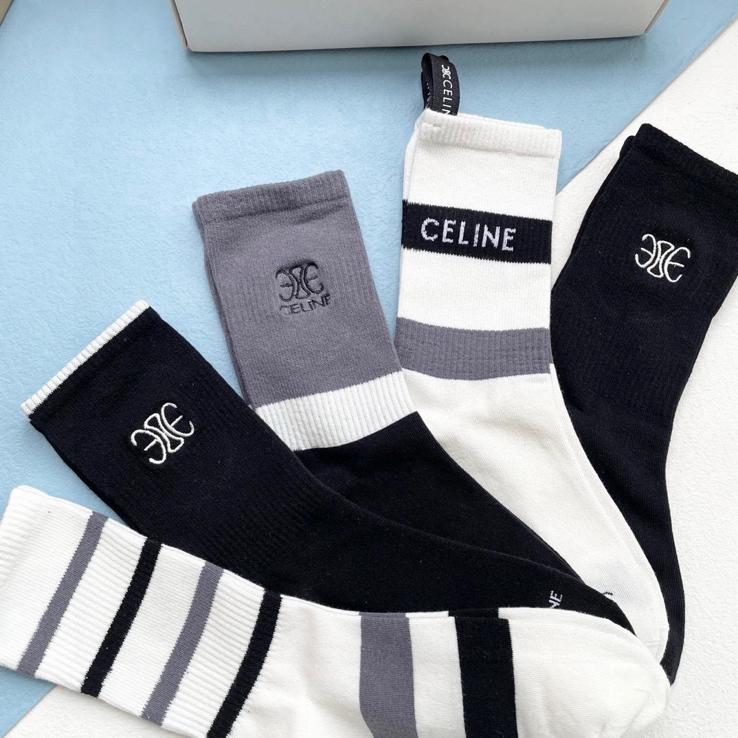  配包装【一盒五双】CELINE · 赛琳❗️高品质🔥超级爆款网红袜子❗️ce家官网同步刺绣字母中筒袜，