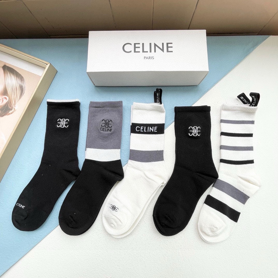  配包装【一盒五双】CELINE · 赛琳❗️高品质🔥超级爆款网红袜子❗️ce家官网同步刺绣字母中筒袜，
