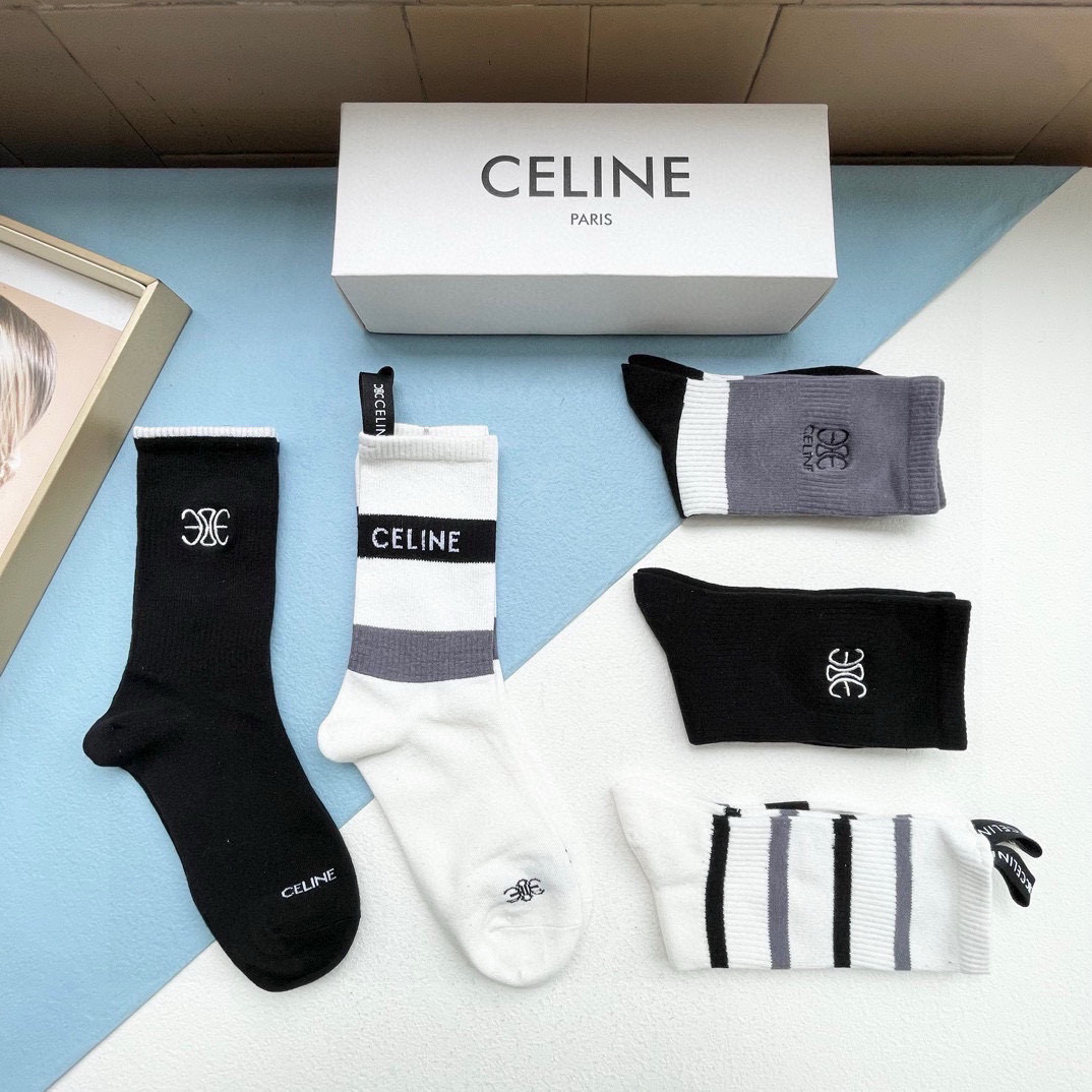  配包装【一盒五双】CELINE · 赛琳❗️高品质🔥超级爆款网红袜子❗️ce家官网同步刺绣字母中筒袜，