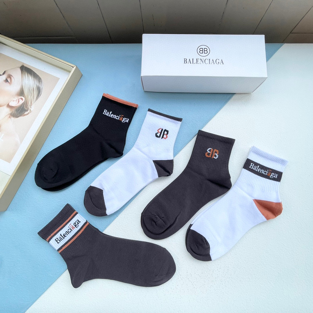  配包装【一盒五双】BALENCIAGA · 巴黎世家🌟 高品质🔥好看到爆炸欧美大牌中筒袜🔥男女款🌟潮人