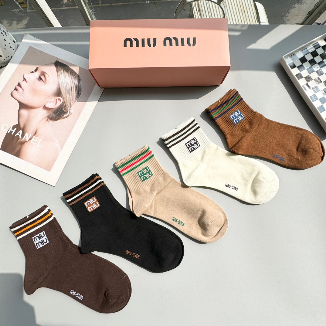   配包装【一盒五双】miumiu · 缪缪❗️高品质🔥超级爆款网红袜子❗️miu家官网同步字母中筒袜，