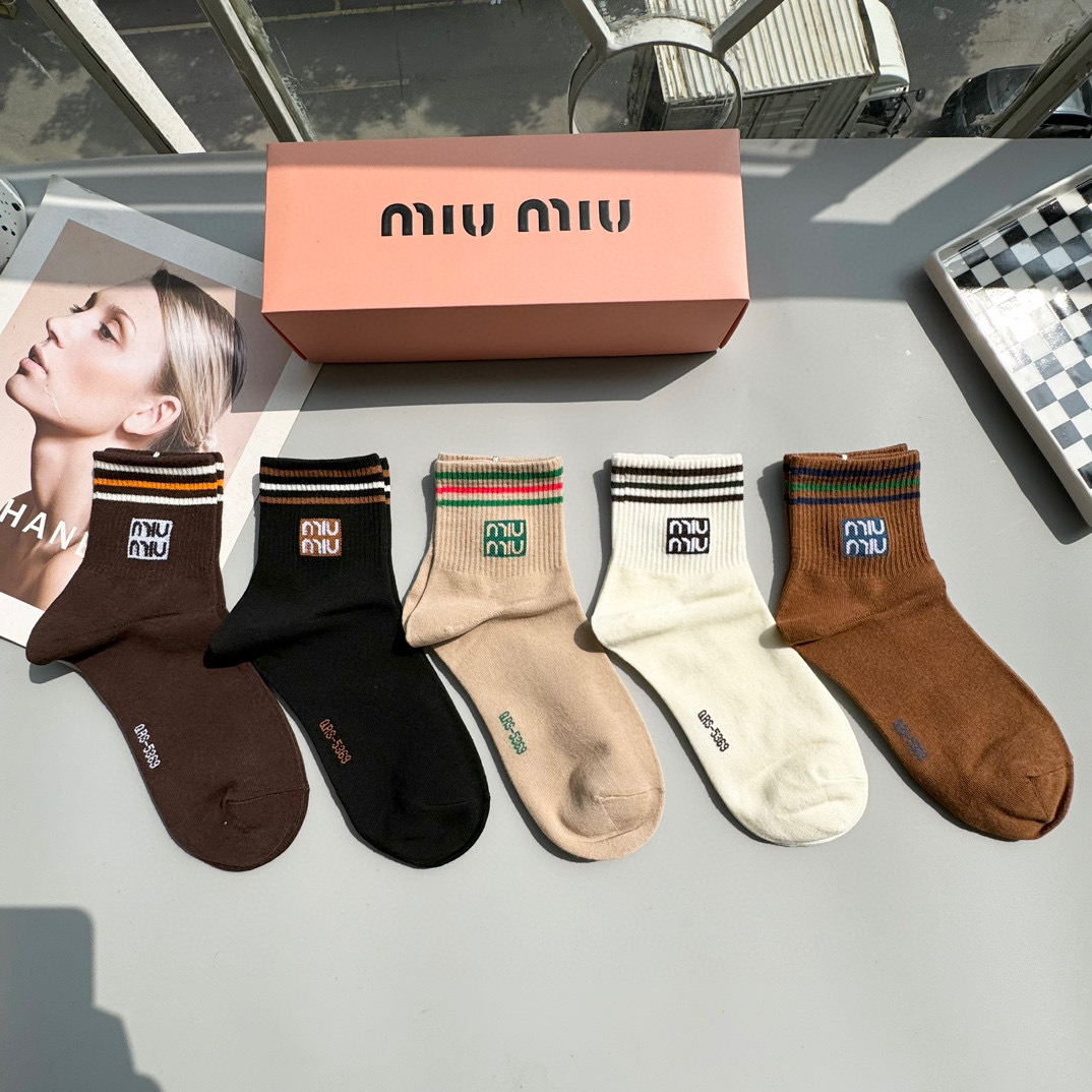   配包装【一盒五双】miumiu · 缪缪❗️高品质🔥超级爆款网红袜子❗️miu家官网同步字母中筒袜，
