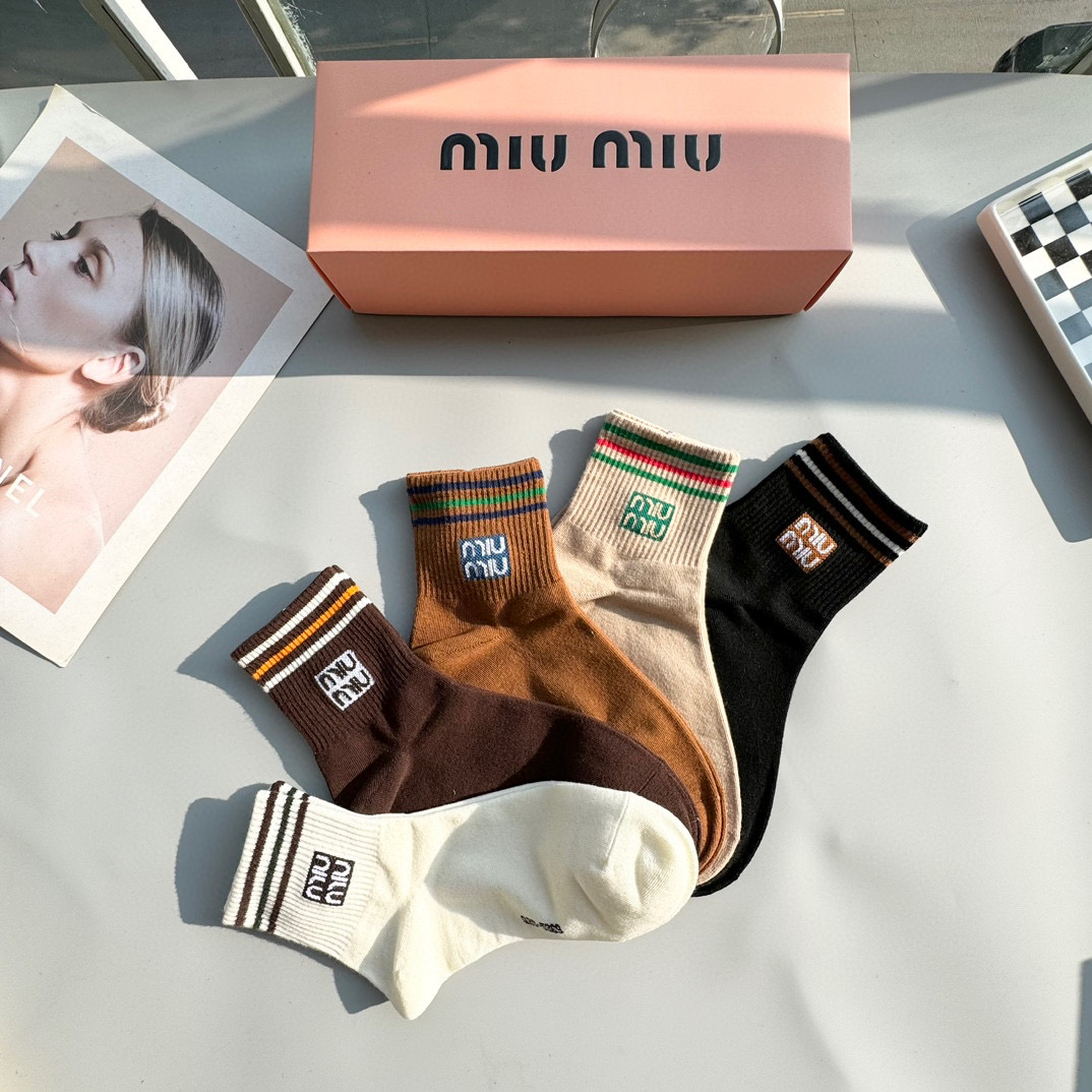   配包装【一盒五双】miumiu · 缪缪❗️高品质🔥超级爆款网红袜子❗️miu家官网同步字母中筒袜，