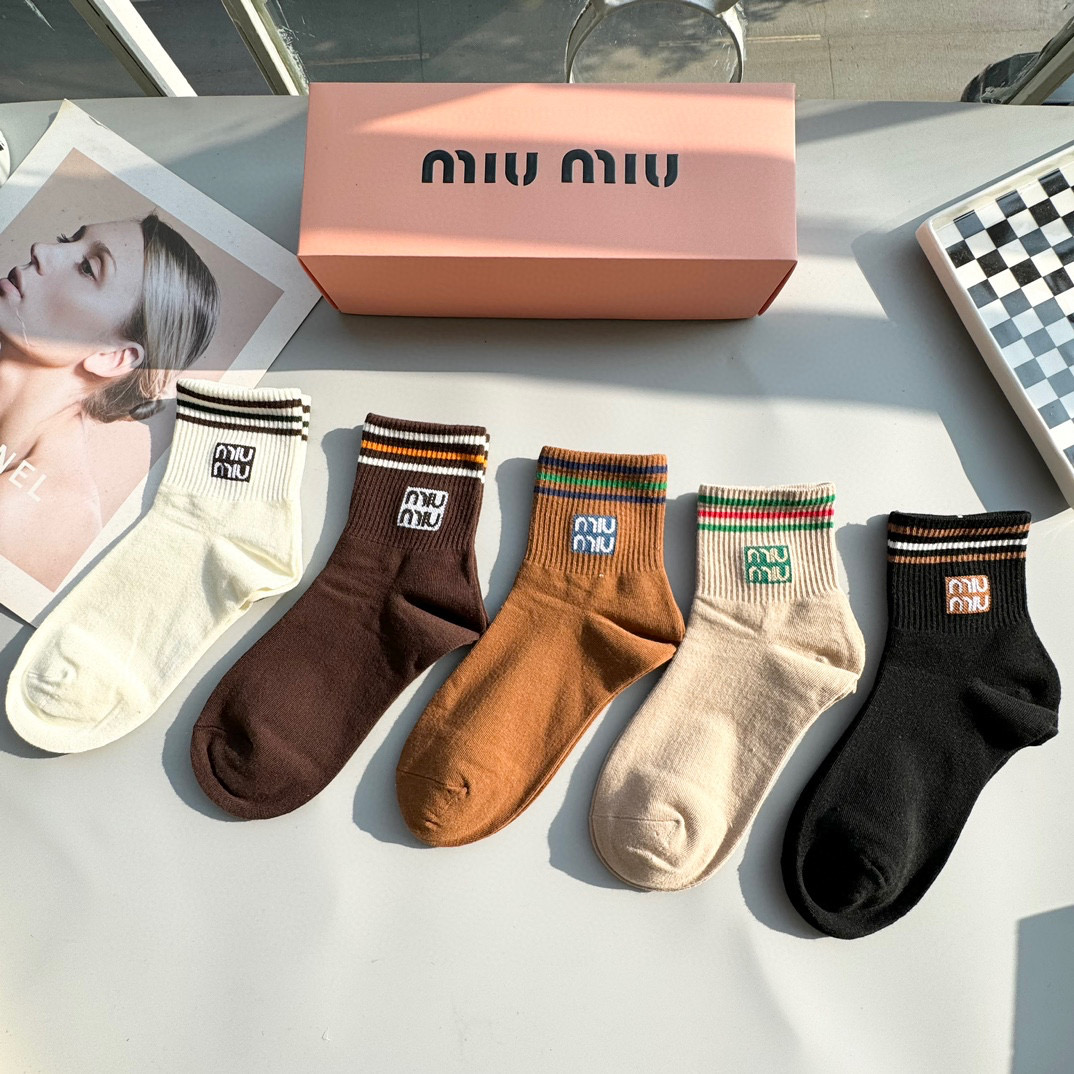   配包装【一盒五双】miumiu · 缪缪❗️高品质🔥超级爆款网红袜子❗️miu家官网同步字母中筒袜，
