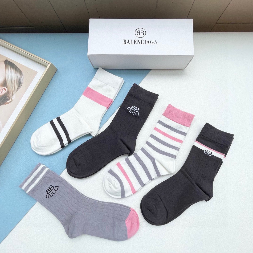  配包装【一盒五双】BALENCIAGA · 巴黎世家🌟 高品质🔥好看到爆炸欧美大牌中筒袜🔥男女款🌟潮人