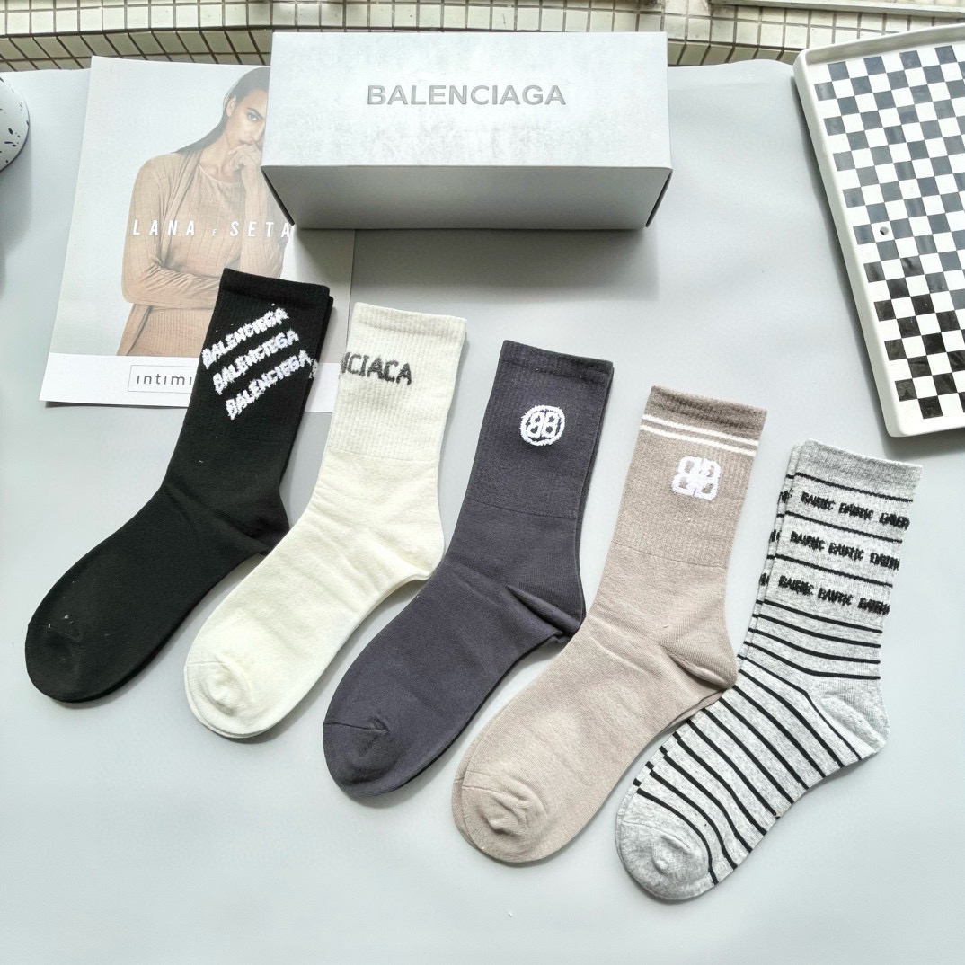  配包装【一盒五双】BALENCIAGA · 巴黎世家🌟 高品质🔥好看到爆炸欧美大牌中筒袜🔥男女款🌟潮人