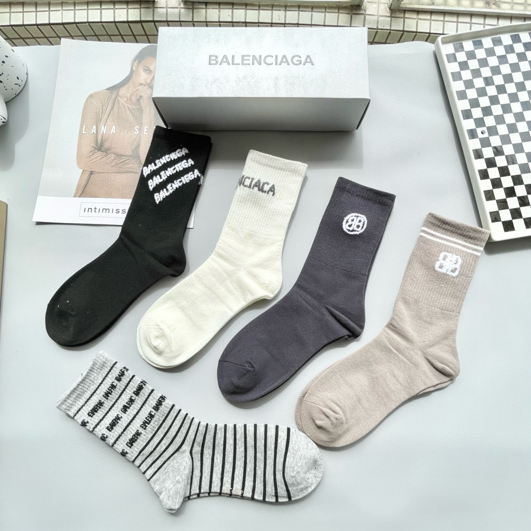  配包装【一盒五双】BALENCIAGA · 巴黎世家🌟 高品质🔥好看到爆炸欧美大牌中筒袜🔥男女款🌟潮人