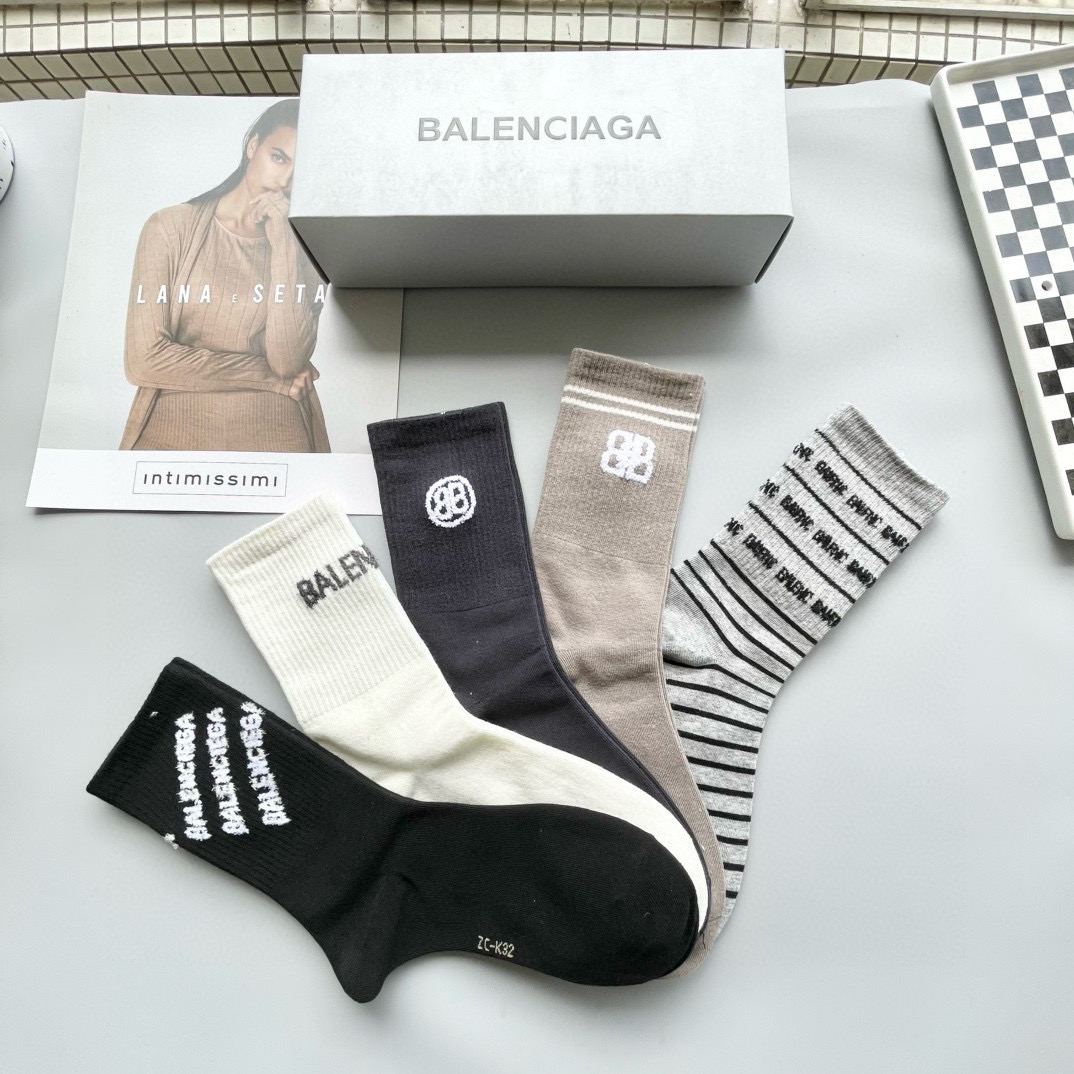  配包装【一盒五双】BALENCIAGA · 巴黎世家🌟 高品质🔥好看到爆炸欧美大牌中筒袜🔥男女款🌟潮人