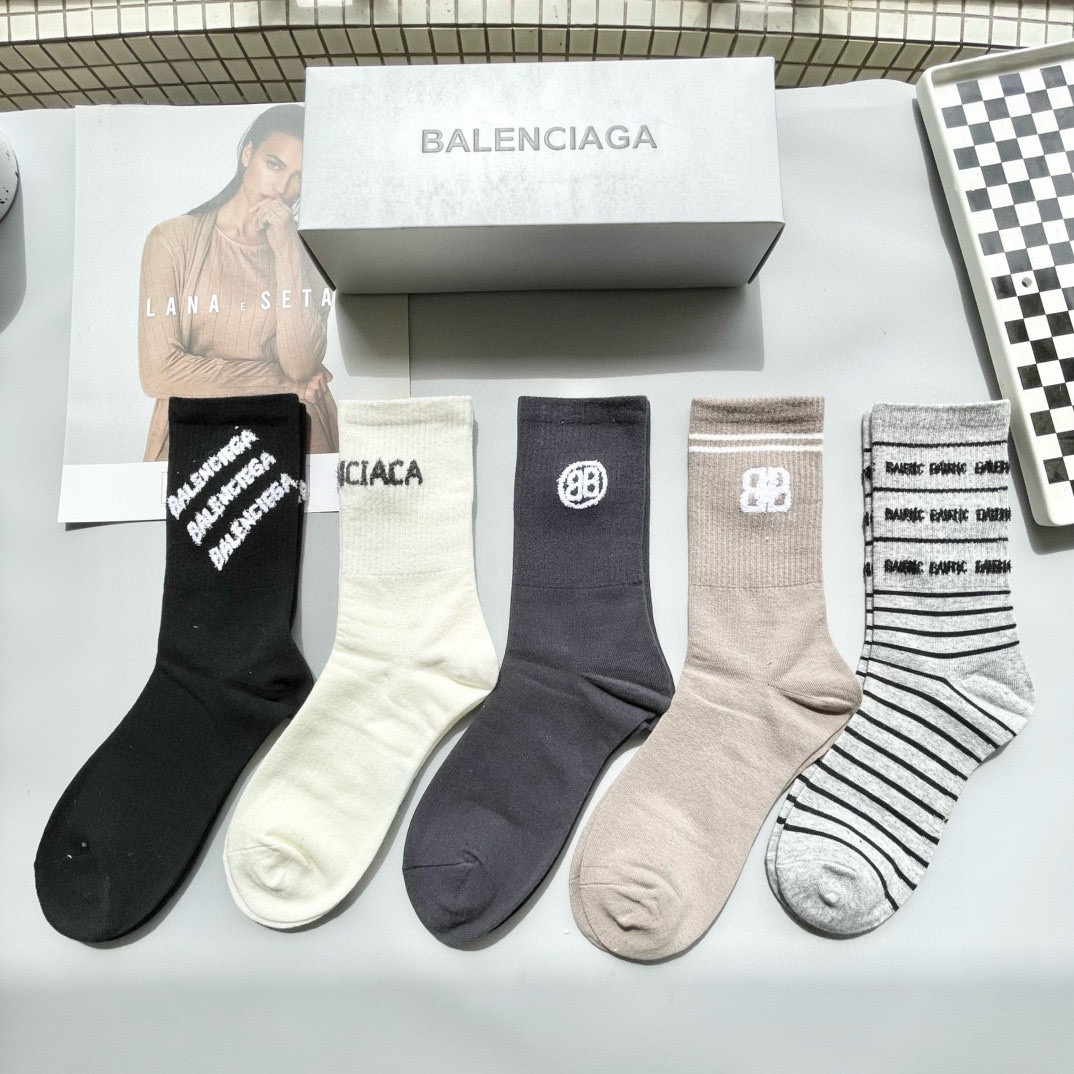  配包装【一盒五双】BALENCIAGA · 巴黎世家🌟 高品质🔥好看到爆炸欧美大牌中筒袜🔥男女款🌟潮人
