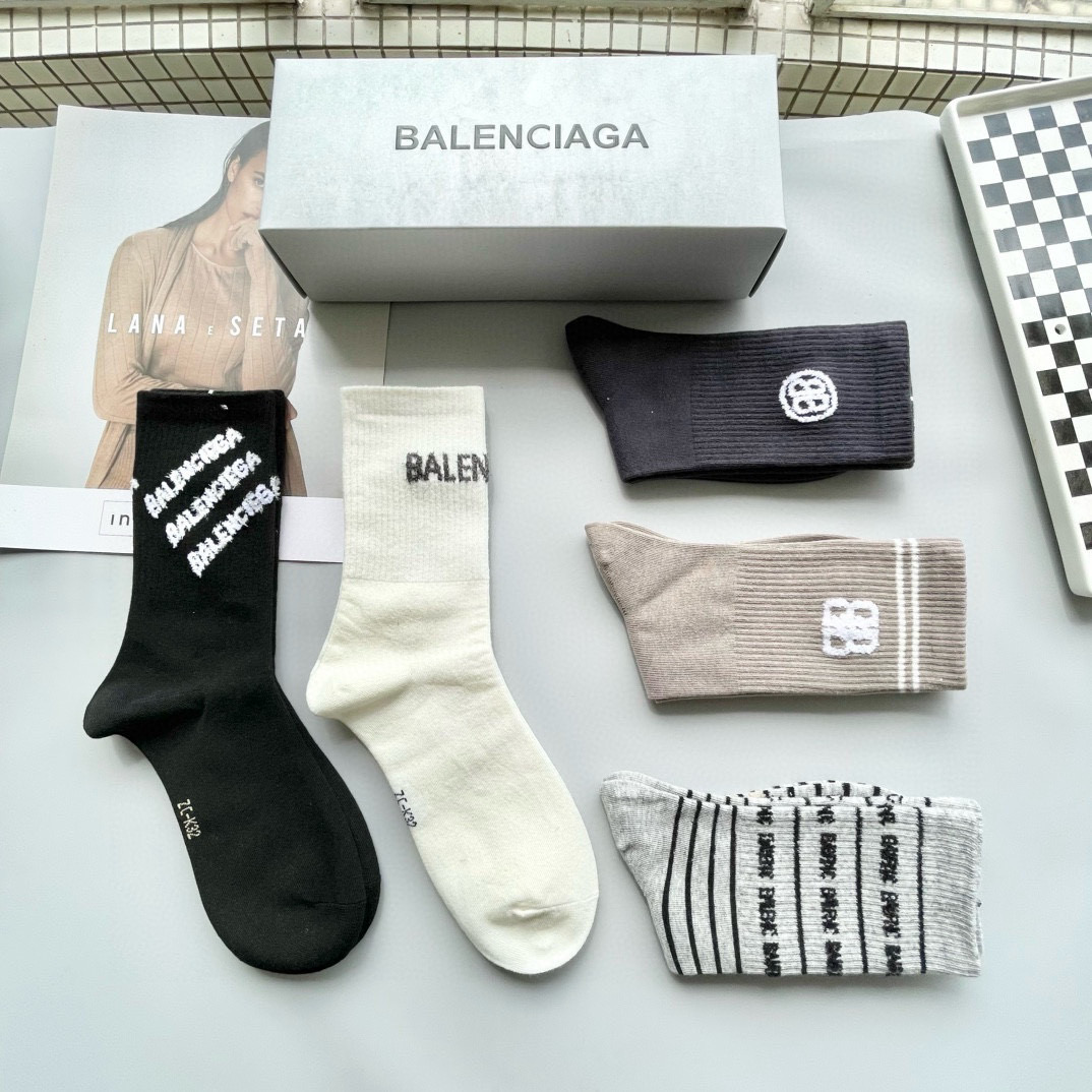  配包装【一盒五双】BALENCIAGA · 巴黎世家🌟 高品质🔥好看到爆炸欧美大牌中筒袜🔥男女款🌟潮人