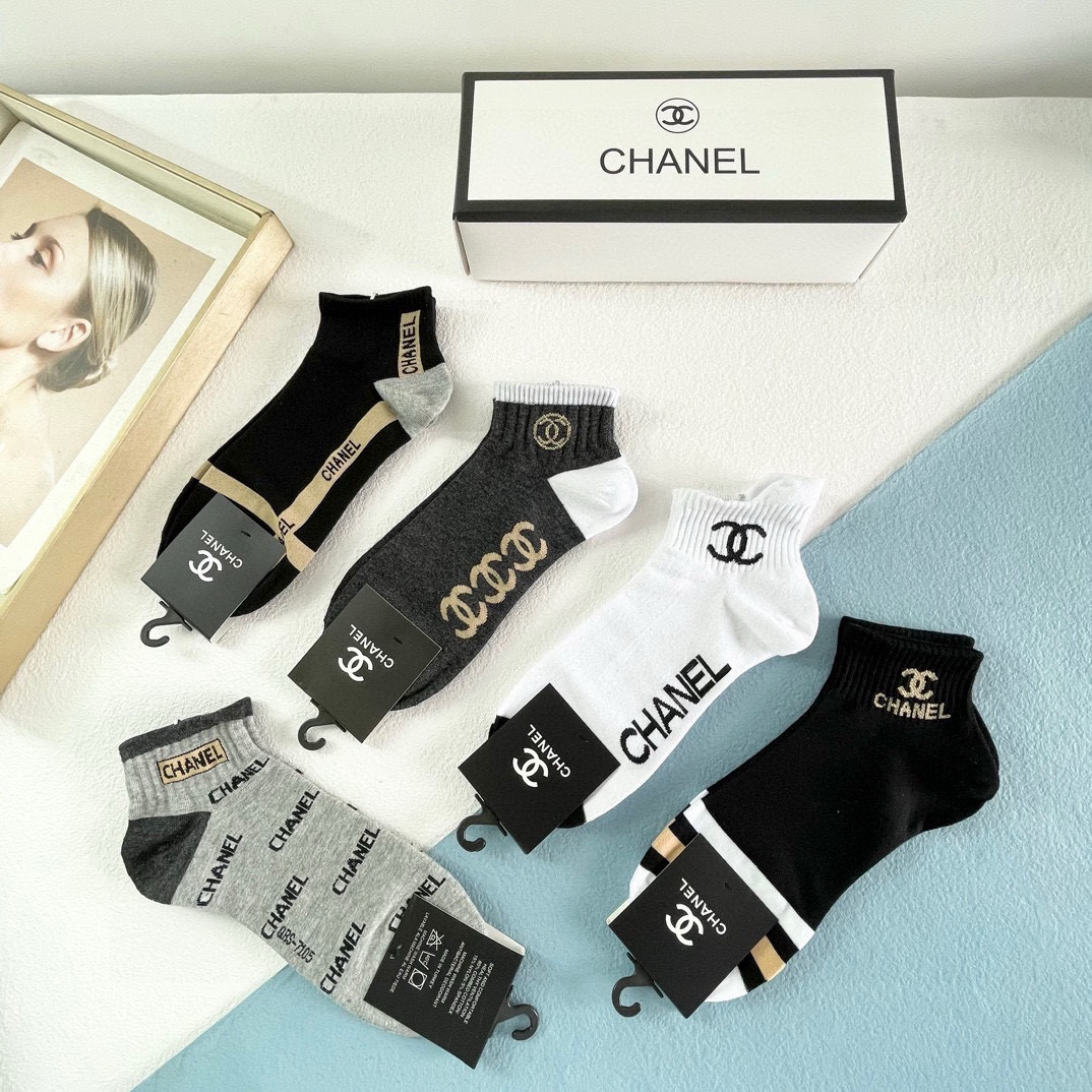  配包装【一盒五双】🌟Chanel 香奈儿 爆款船袜🌟高版本 ～好看到爆炸 欧美大牌船袜🔥男女款🌟潮人