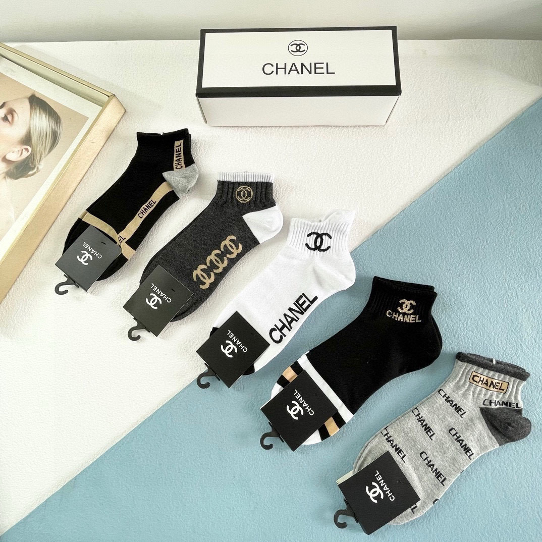   配包装【一盒五双】🌟Chanel 香奈儿 爆款船袜🌟高版本 ～好看到爆炸 欧美大牌船袜🔥男女款🌟潮人