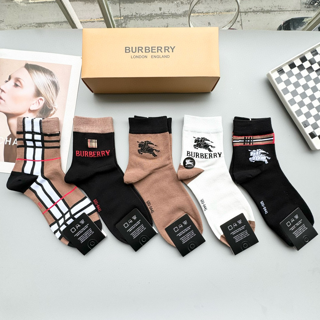 NO:299516,Packaging [one box and five pairs] Burberry counter latest style Bag medium tube socks Bajia counter synchronous medium tube socks, classic internet celebrity hot socks INS high-end socks super eye-catching color, the real thing is super beautiful, ins super hot small items, big brands go out on the street, trendy people must have super easy to match socks, stockings, socks, burberry, burberry, socks19860909配包装【一盒五双】巴宝莉专柜最新款巴格中筒袜子巴家专柜同步中筒袜,经典网红爆款袜子INS高端潮袜超抢眼色系,实物超漂亮,ins超火爆小单品,大牌出街,潮人必备超好搭袜子,丝袜,袜子,burberry,burberry,socks,accessory