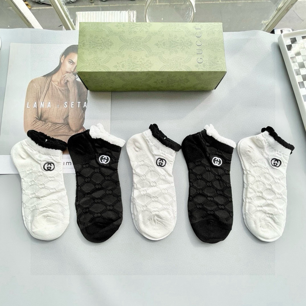 NO:299621,Packaging [one box and five pairs] Gucci Gucci It is a must-have counter purchasing quality that European and American big brand short socks are popular for trendy people. Short socks are super high-quality and fashionable. Ahhhhh~~ Recommended and recommended~~ Must-in-one fashionable items!  !  !  socks, socks, gucci, socks19860909配包装【一盒五双】Gucci 古奇 好看到爆炸欧美大牌短筒袜潮人必不能少的专柜代购品质 短筒袜子 ,搭配起来超高逼格 时髦度爆表啊啊啊啊～～推荐推荐推荐～～必入时髦小单品！！！袜子,袜子,gucci,socks,accessory