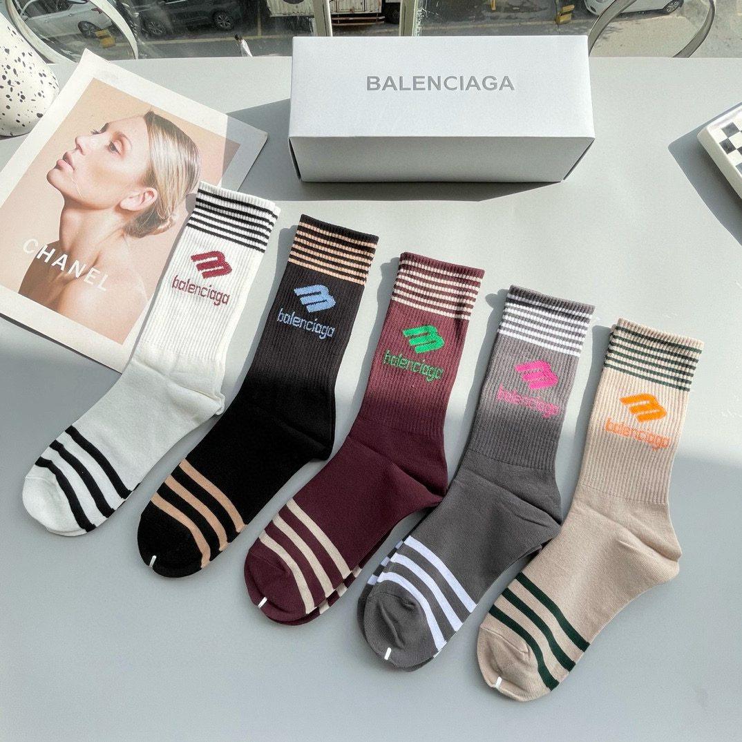  配包装【一盒五双】BALENCIAGA · 巴黎世家🌟 好看到爆炸欧美大牌高筒袜。男女款🌟潮人必不能少