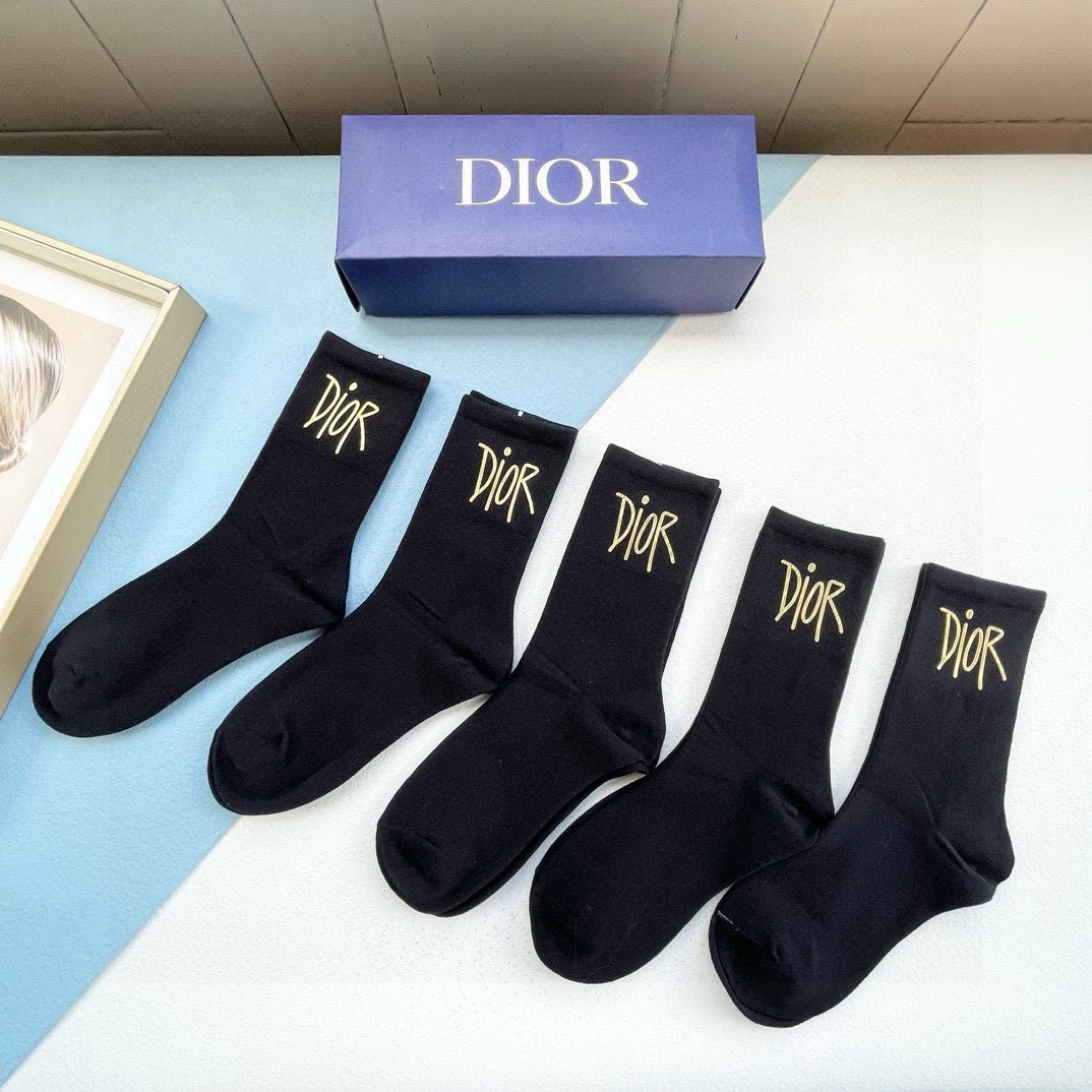  配包装【一盒五双】DIOR · 迪奥  D 家新品烫金纯黑短筒男女款袜子❗️专柜同步长袜，超级经典的D