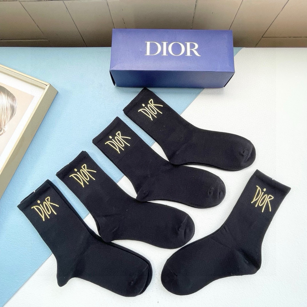  配包装【一盒五双】DIOR · 迪奥  D 家新品烫金纯黑短筒男女款袜子❗️专柜同步长袜，超级经典的D