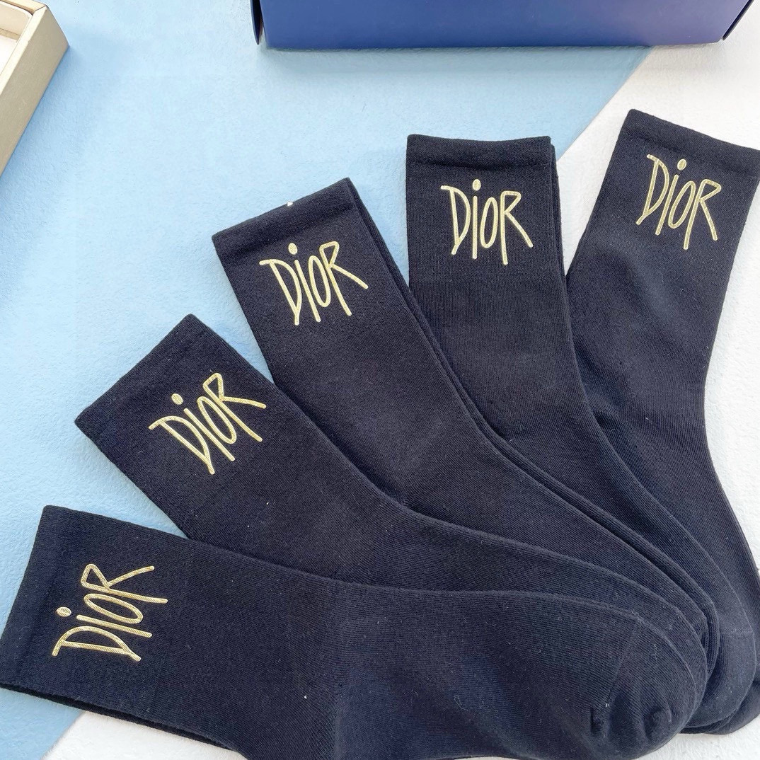  配包装【一盒五双】DIOR · 迪奥  D 家新品烫金纯黑短筒男女款袜子❗️专柜同步长袜，超级经典的D