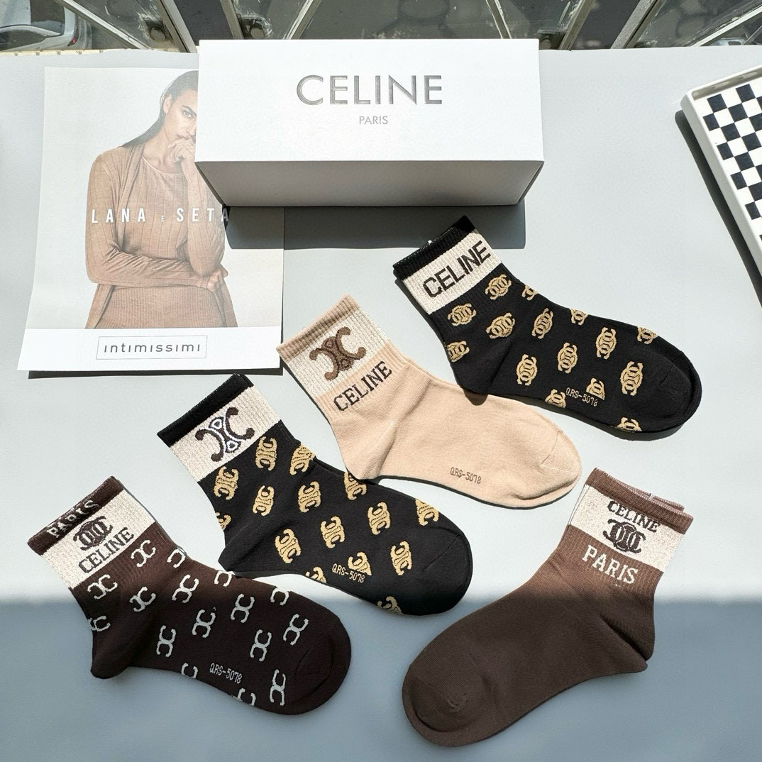  配包装【一盒五双】🌟Celine赛琳  爆款中筒袜🌟高版本 ～好看到爆炸 欧美大牌中筒袜。🌟潮人必不能