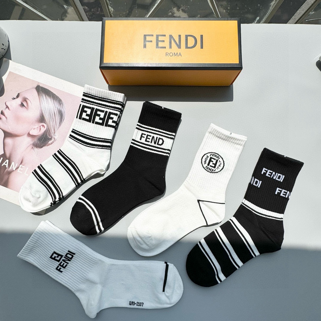  配包装【一盒五双】FENDI · 芬迪❗️大F新品高筒袜子❗️超级经典的双F标志，纯棉材质制造，透气舒