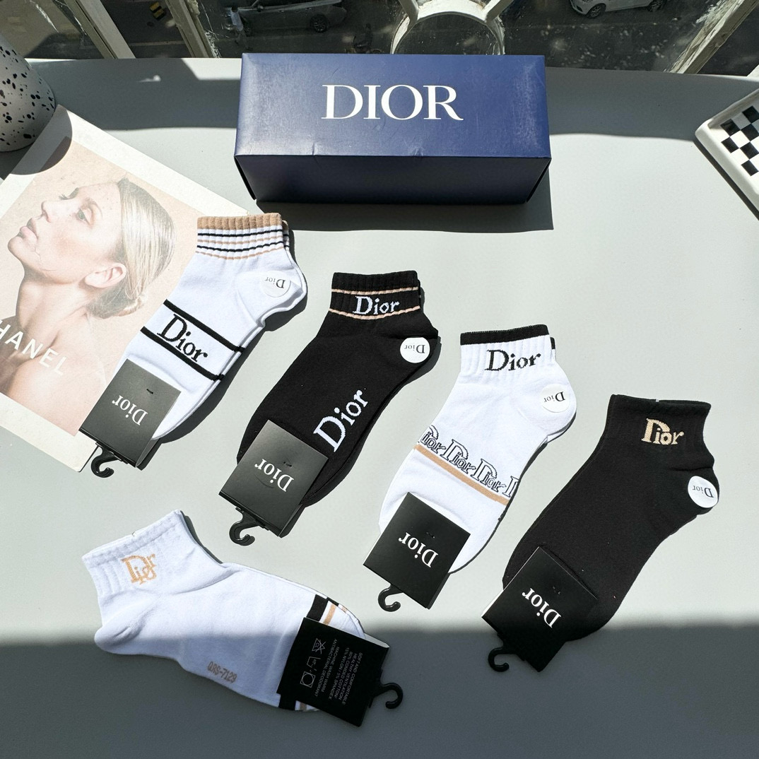  配包装【一盒五双】DIOR 迪奥ins超火爆小单品，Vintage 必备单品 短款🌟潮人必备 爆款，复