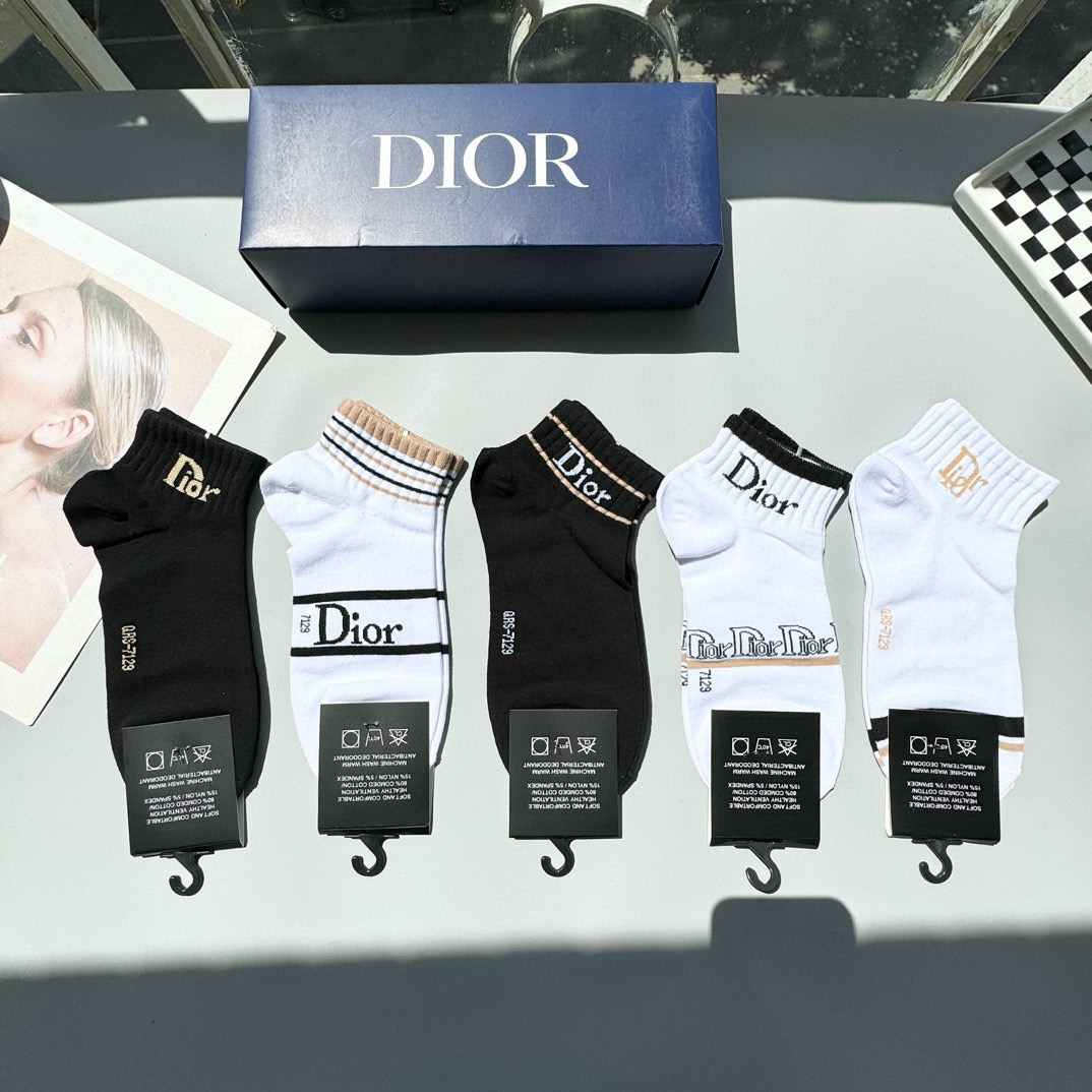  配包装【一盒五双】DIOR 迪奥ins超火爆小单品，Vintage 必备单品 短款🌟潮人必备 爆款，复